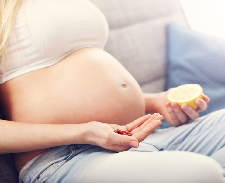 Mujer embarazada más susceptible en el invierno